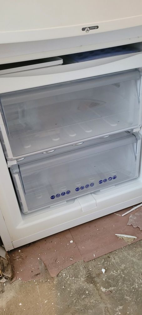 Lodówka Whirlpool