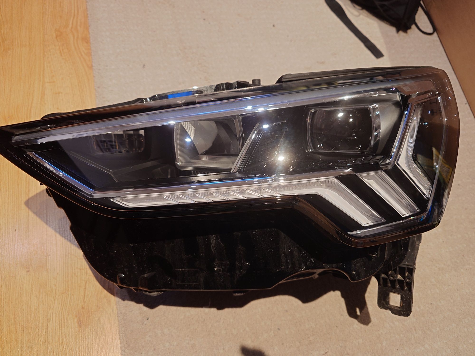 Lampa lewy przód audi Q3 r. 2022, Matrix full LED