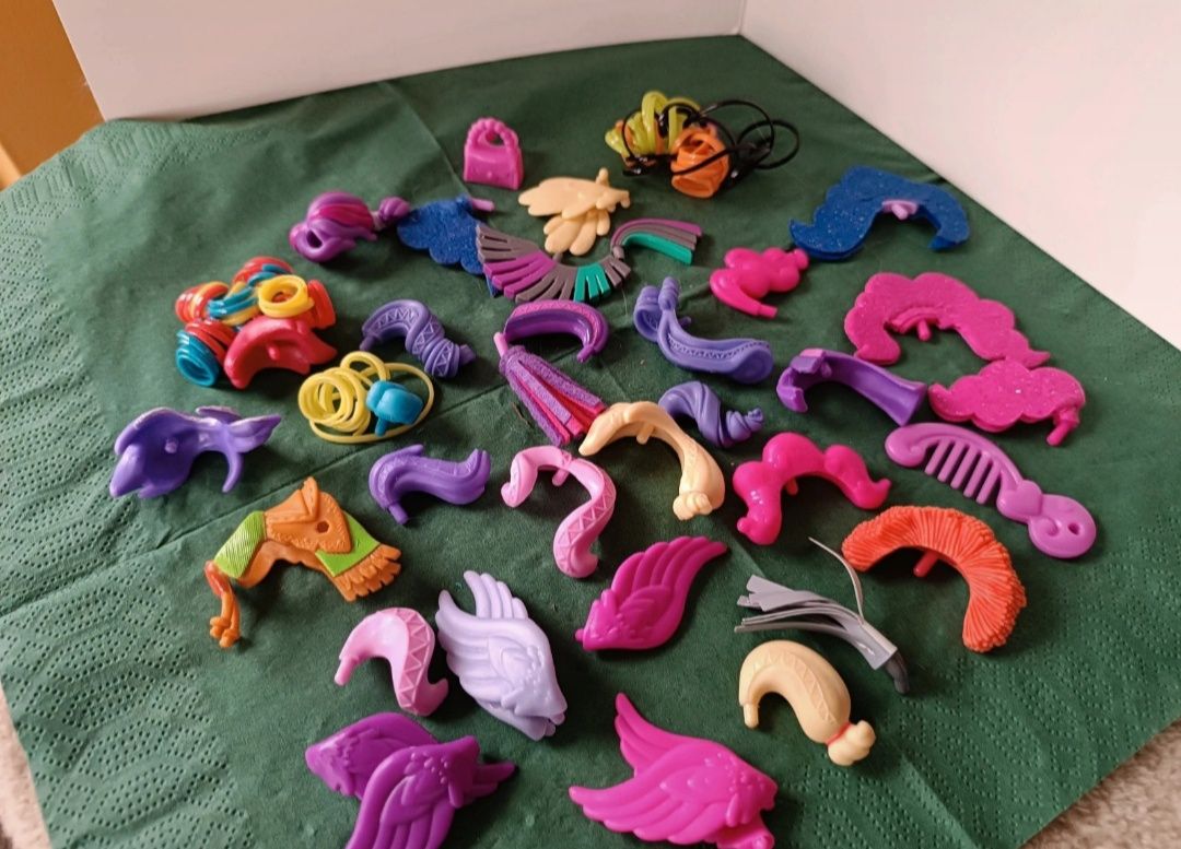 Zestaw kucyków z My Little Pony z akcesoriami do zmiany ich wyglądu