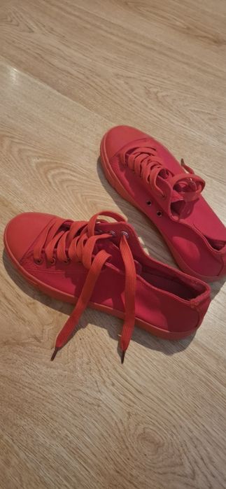 Moda Buty trampki czerwone