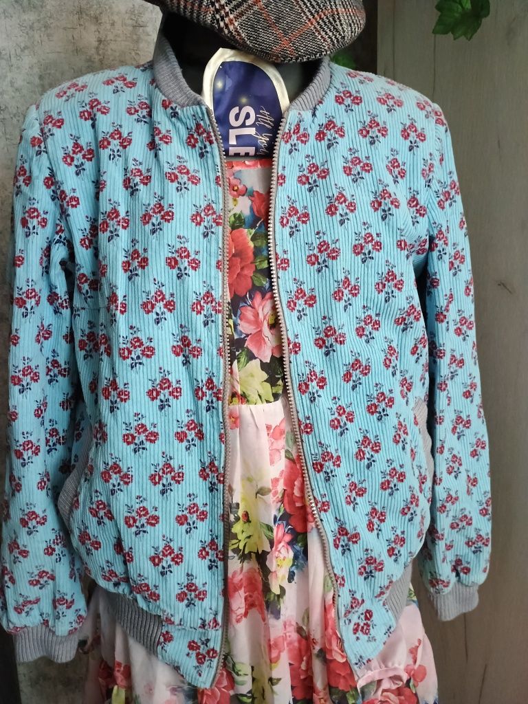 Три куртки. Каждая по 350 ГРН.