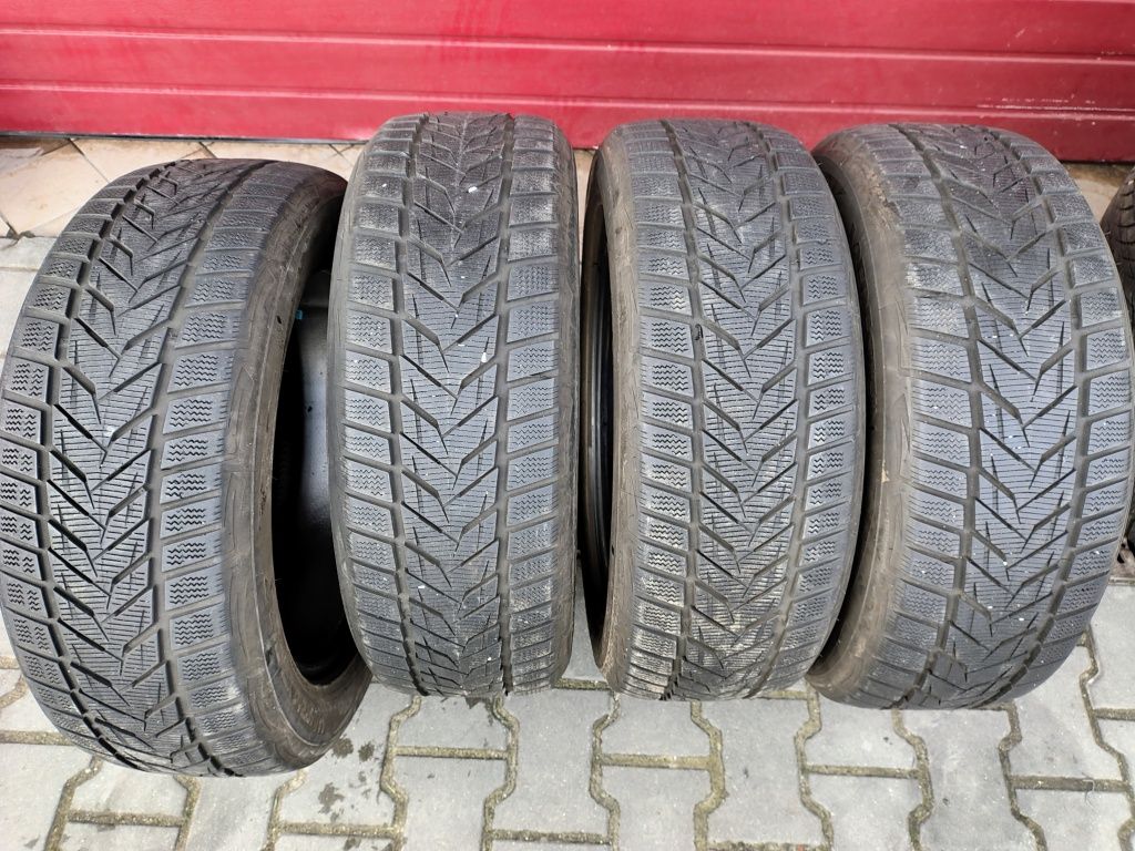 225/55R18 vredestein giugiaro opony zimowe komplet