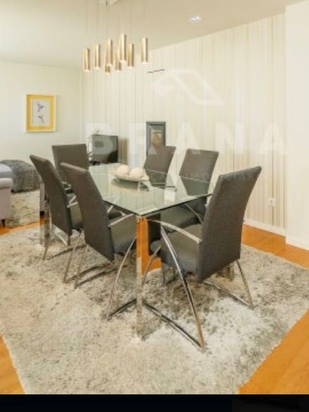 Mesa de Jantar Paulisan em Vidro Temperado + 6 Cadeiras Estofadas