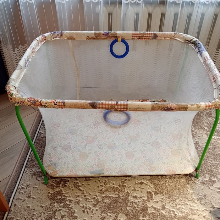 Манеж дитячий        .