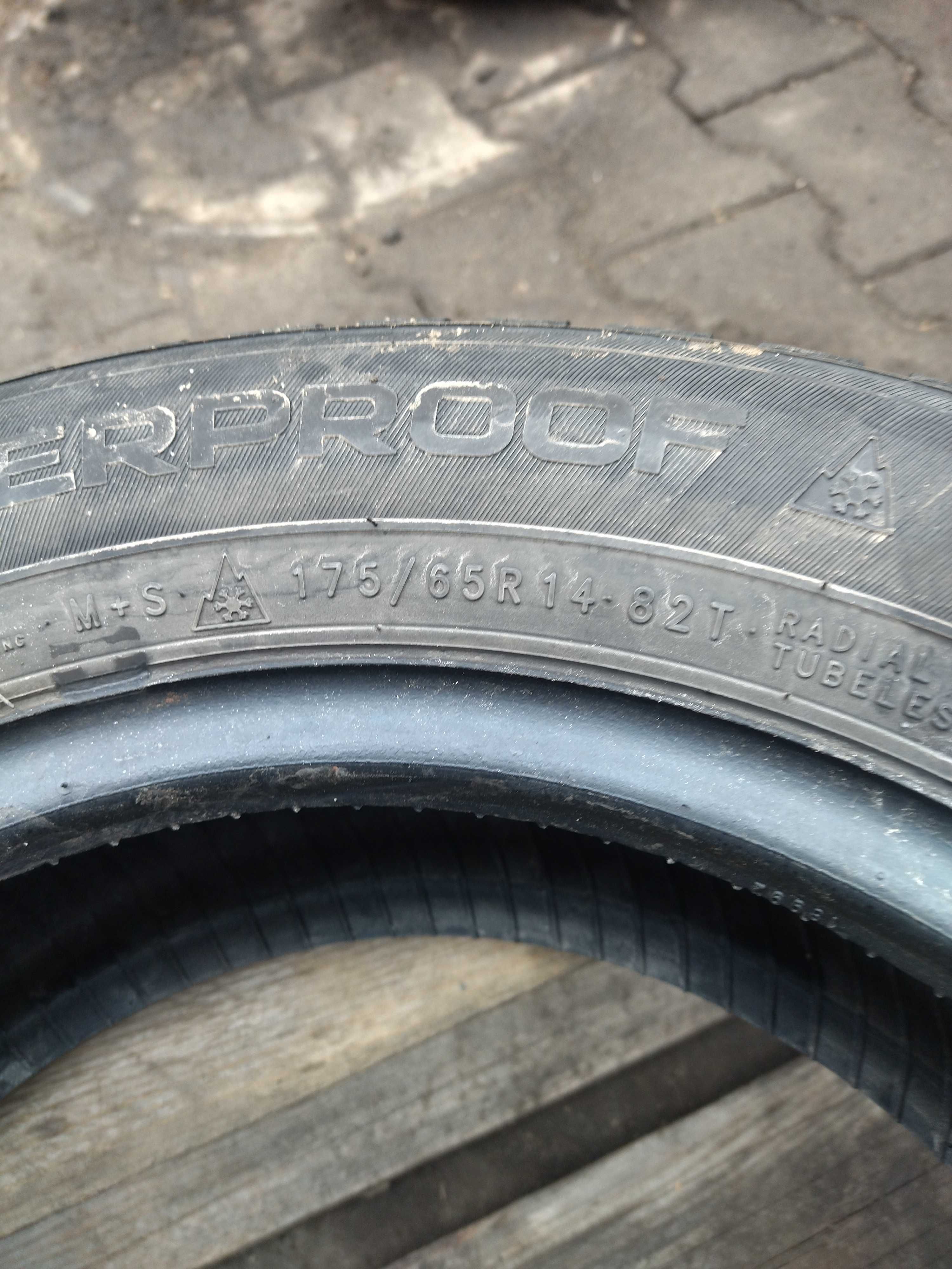 175/65R14 Nokian Weather Proof 82T Dot4020 2szt. zima 7mm.