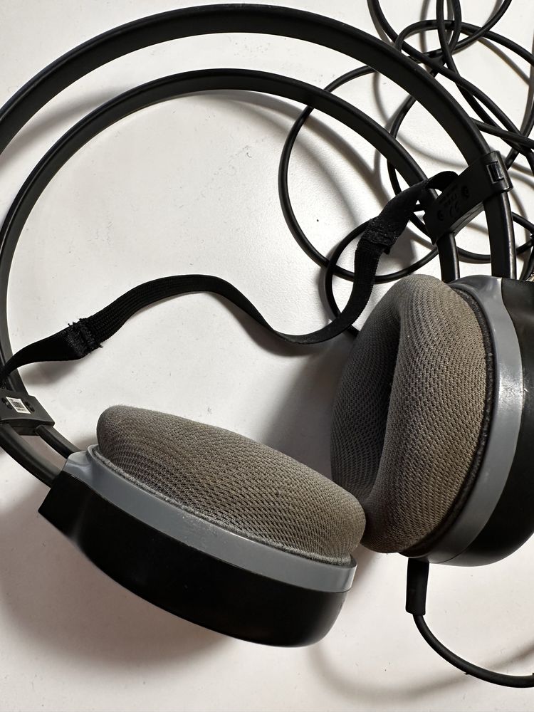Sluchawki AKG K512