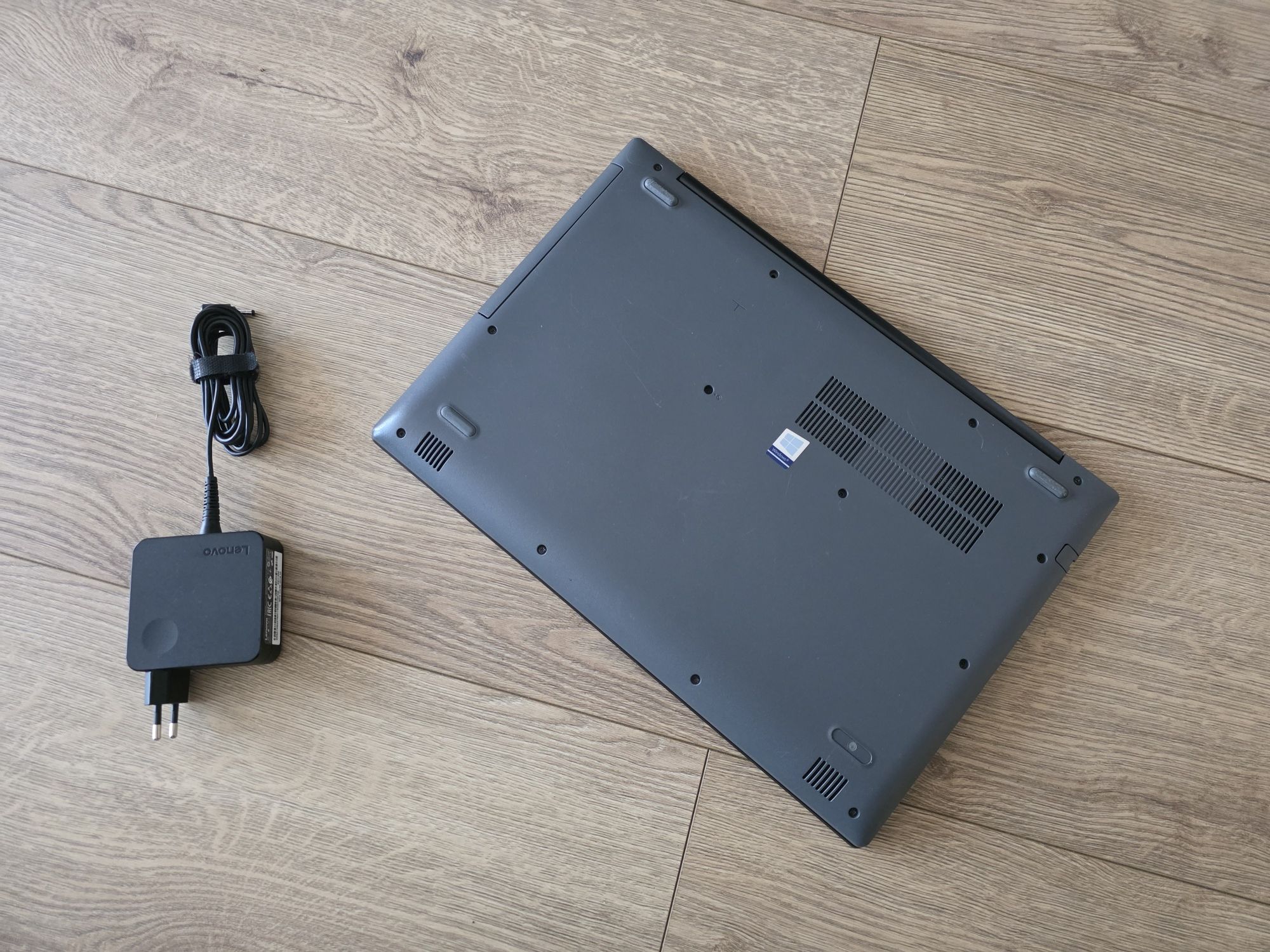 Lenovo ideapad 330-15IKB, 250GB SSD samsung evo, i3.