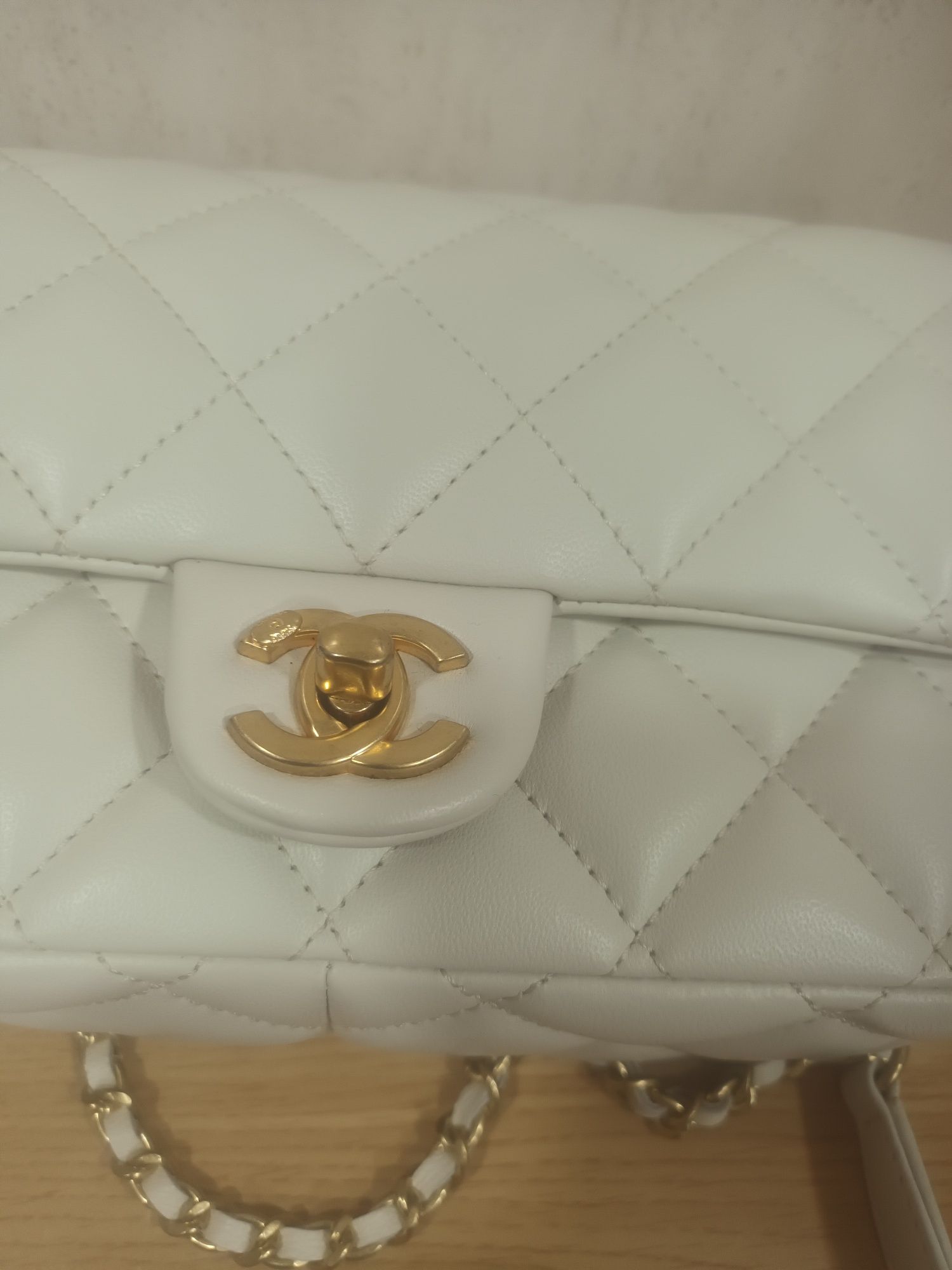Mala a tiracolo pequena Chanel
