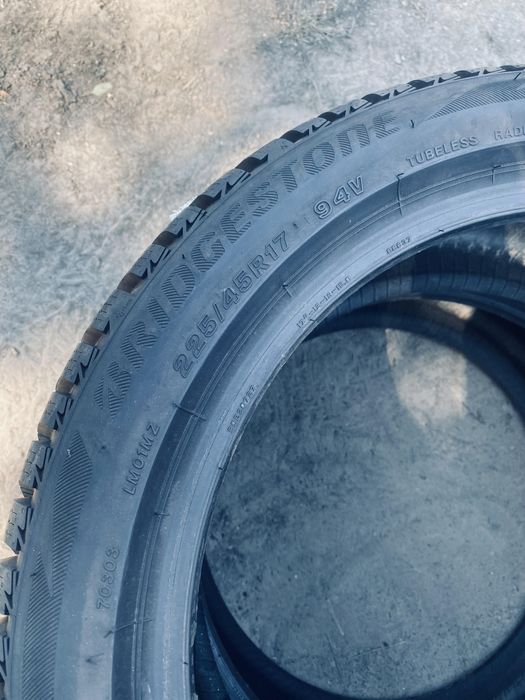 225 45 17 Bridgestone LM001 evo 95% Зима 2023 Гарантія