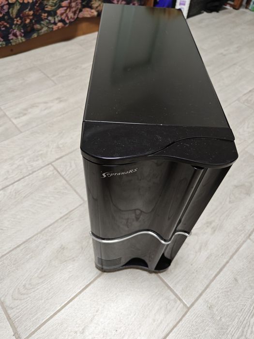 Intel core 2 duo e8400 + 2gb ram + Radeon HD 4800 512mb + 2 hdd