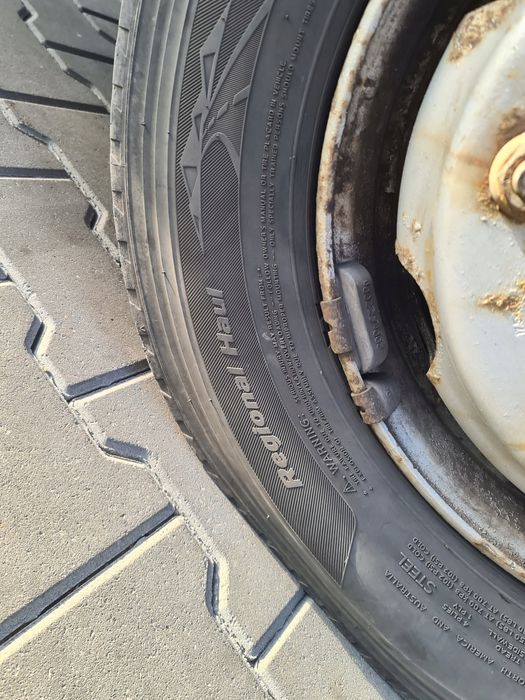 Opona koło koła Komplet Hankook AH35 215/75/17,5