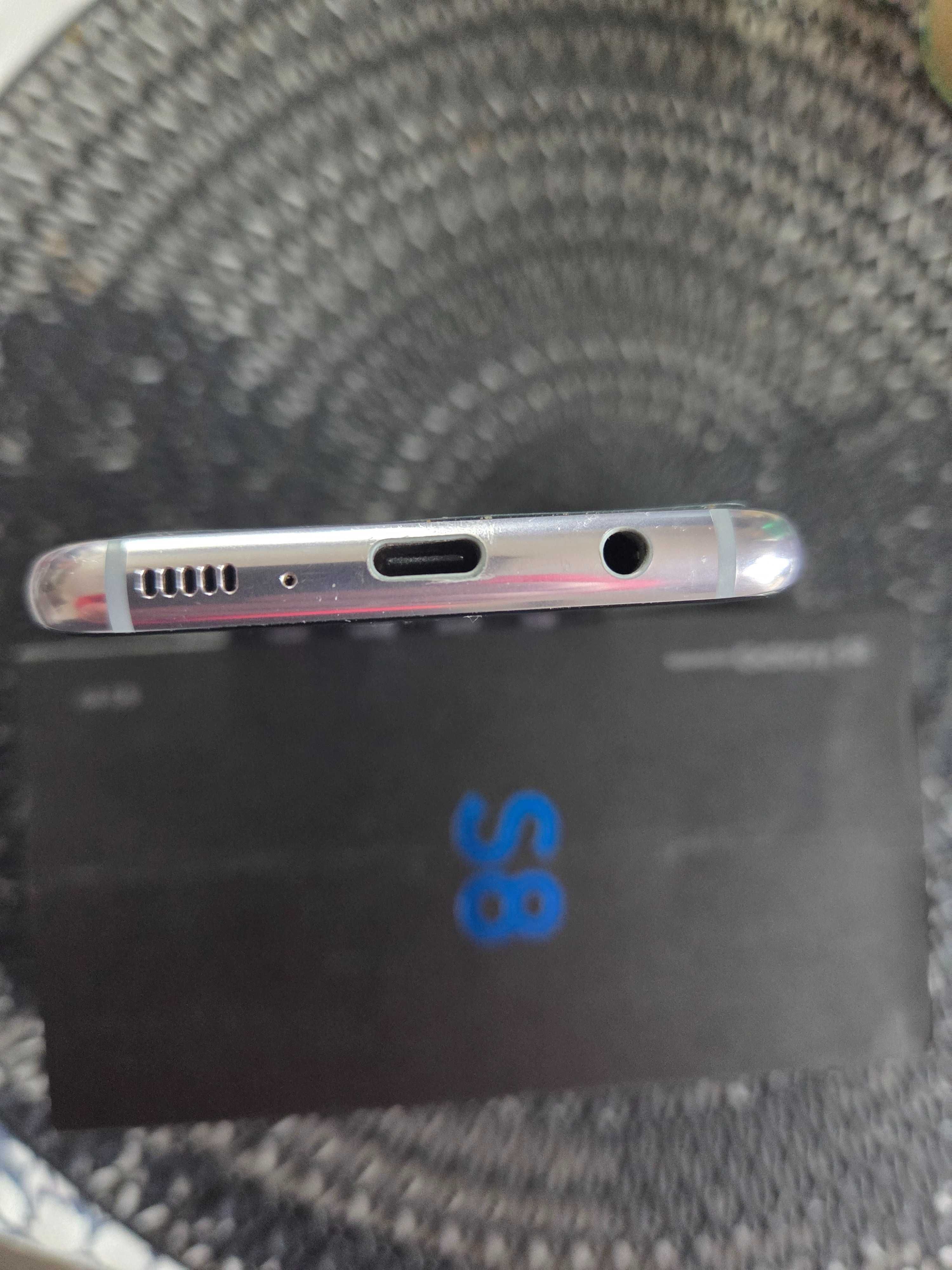 Sprzrdam samsunga s8 w bardzo dobrym stanie