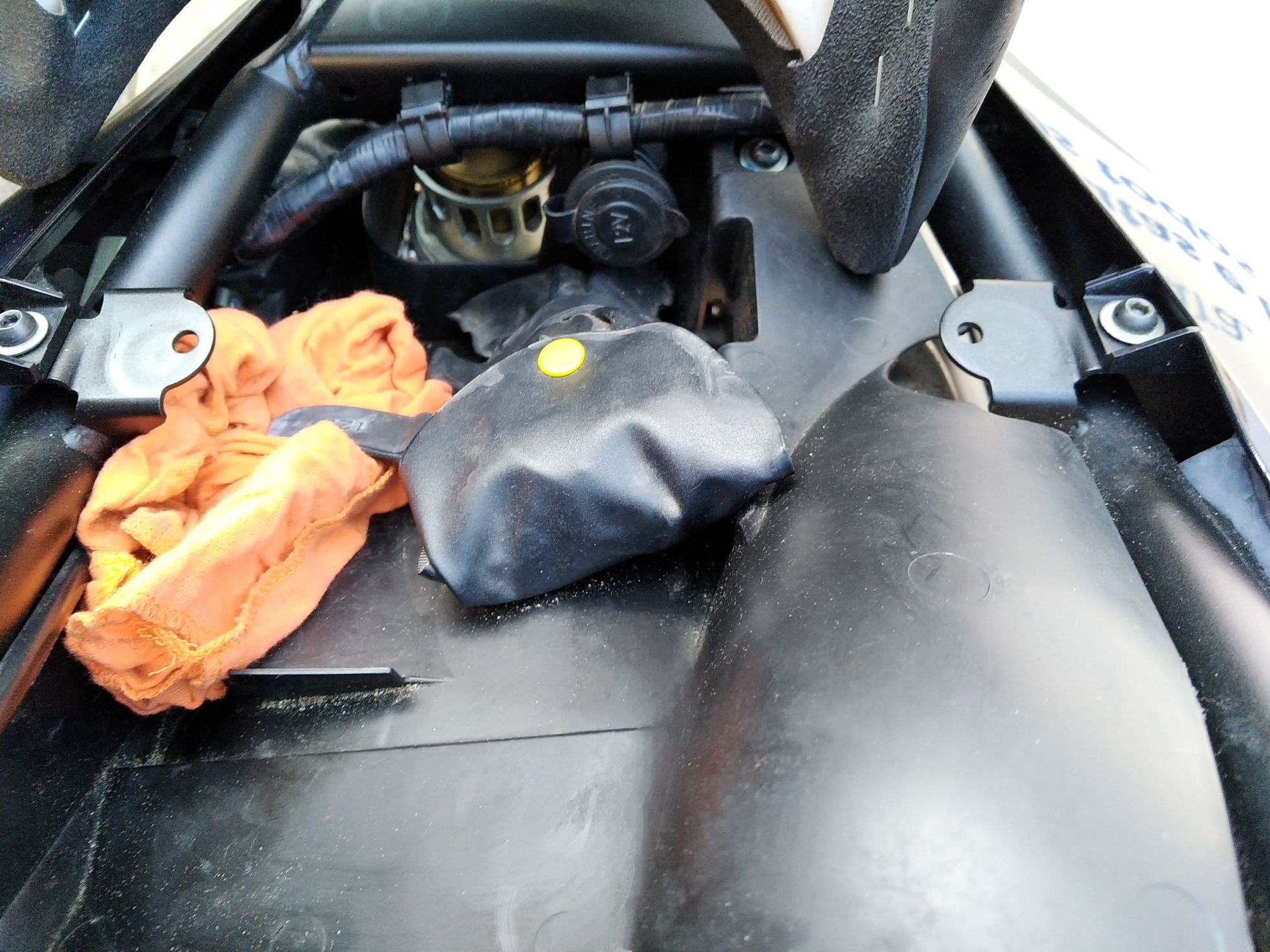 Yamaha FZ6 S2 Black Edition ABS + material