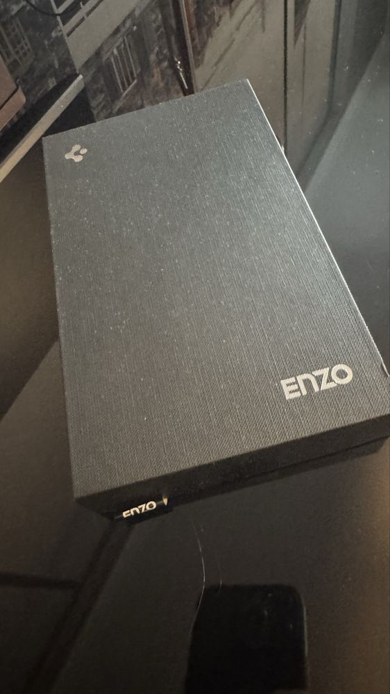 Capa em pele Enzo iPhone 13 Pro Max