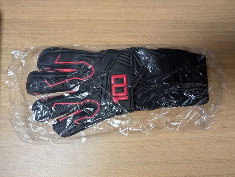 Rękawice bramkarskie Vanguard The Hundred Glove czarno-różowe roz 7