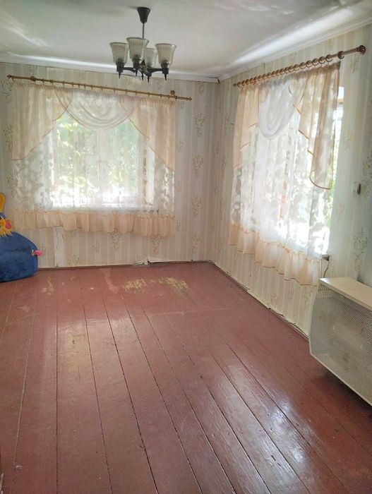 будинок у центрі с.Гніздичне Тернопільського району