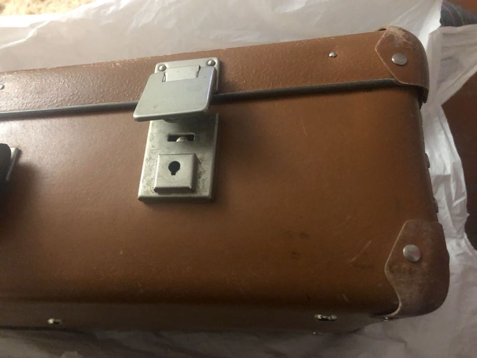 Винтажный чемодан