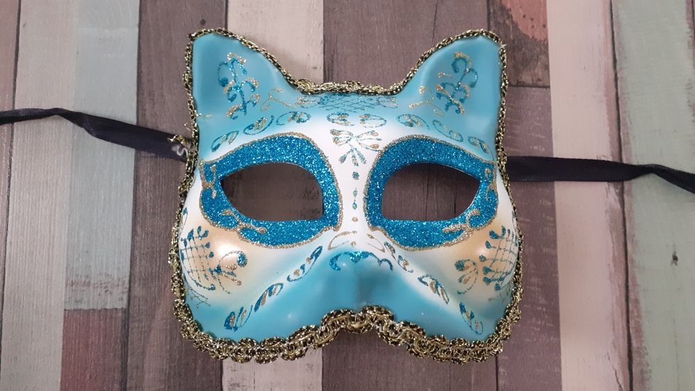 Maska kota prosto z Wenecji