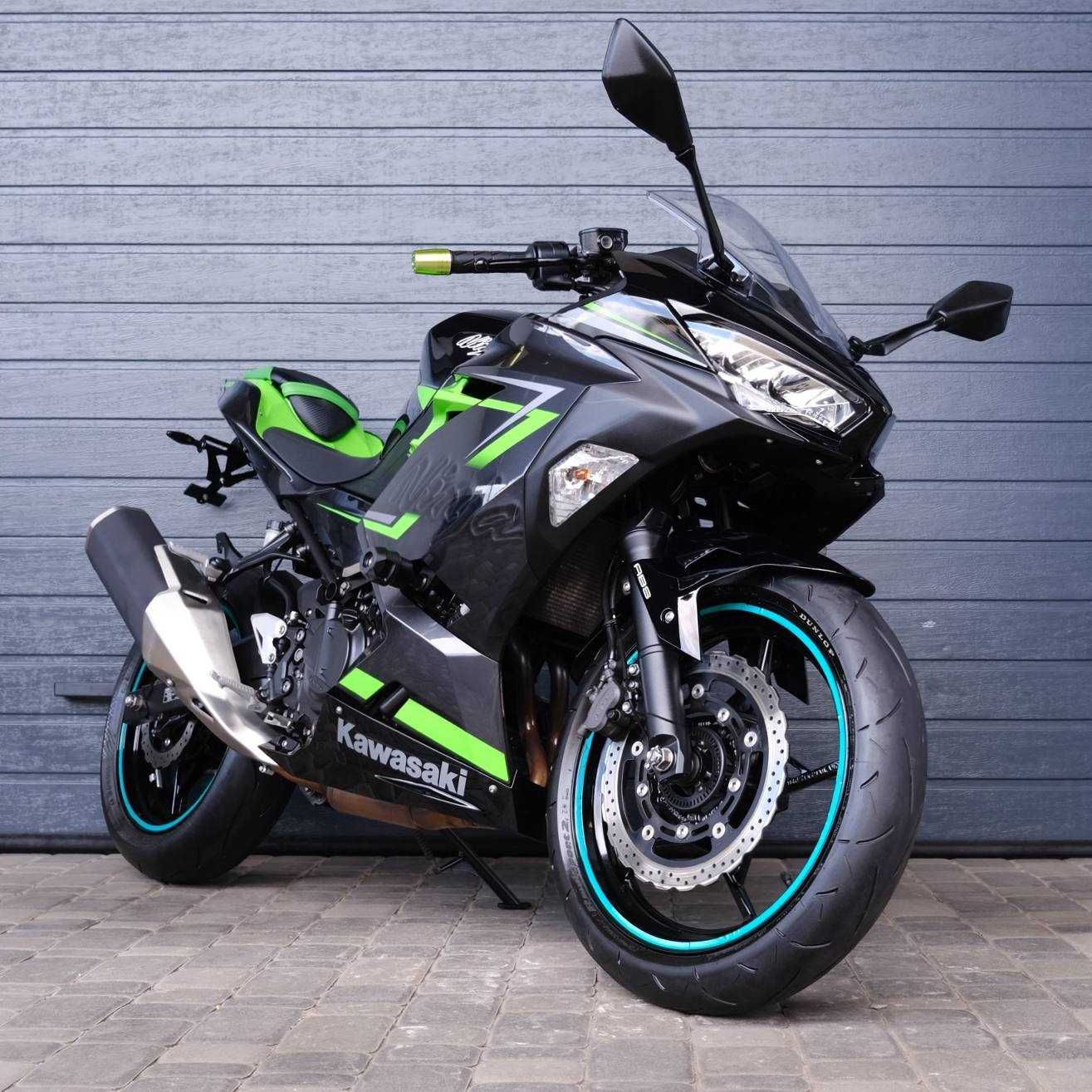 Продам мотоцикл Kawasaki Ninja 400 (9817)