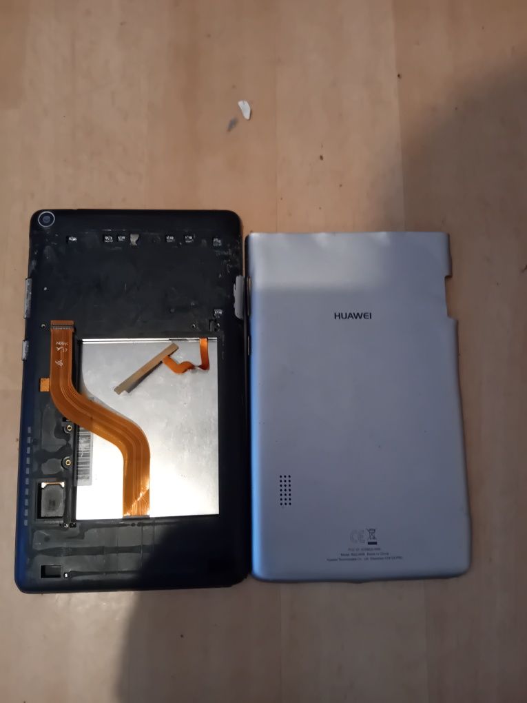 Netbook Samsung NC 110- wysłużony ,3 uszkodzone  Tablety + mały bonus