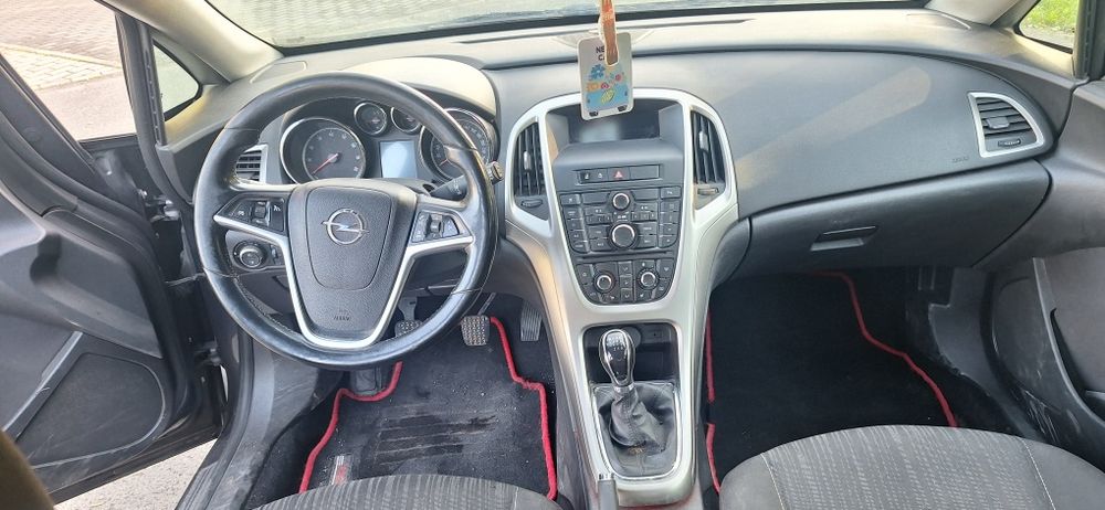 Astra 1.4 turbo 11r 2 komplety kół zamiana