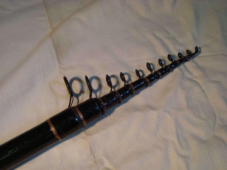 Canas  de  pesca  boia  de  5 e 6 metros