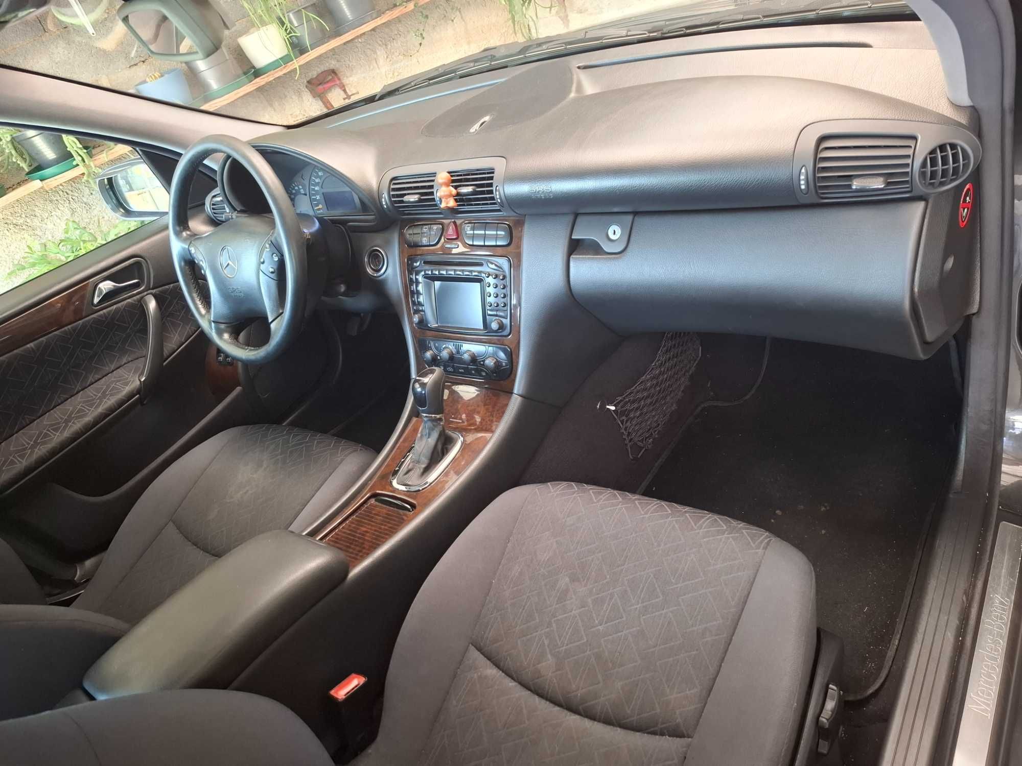Carrinha Mercedes C270