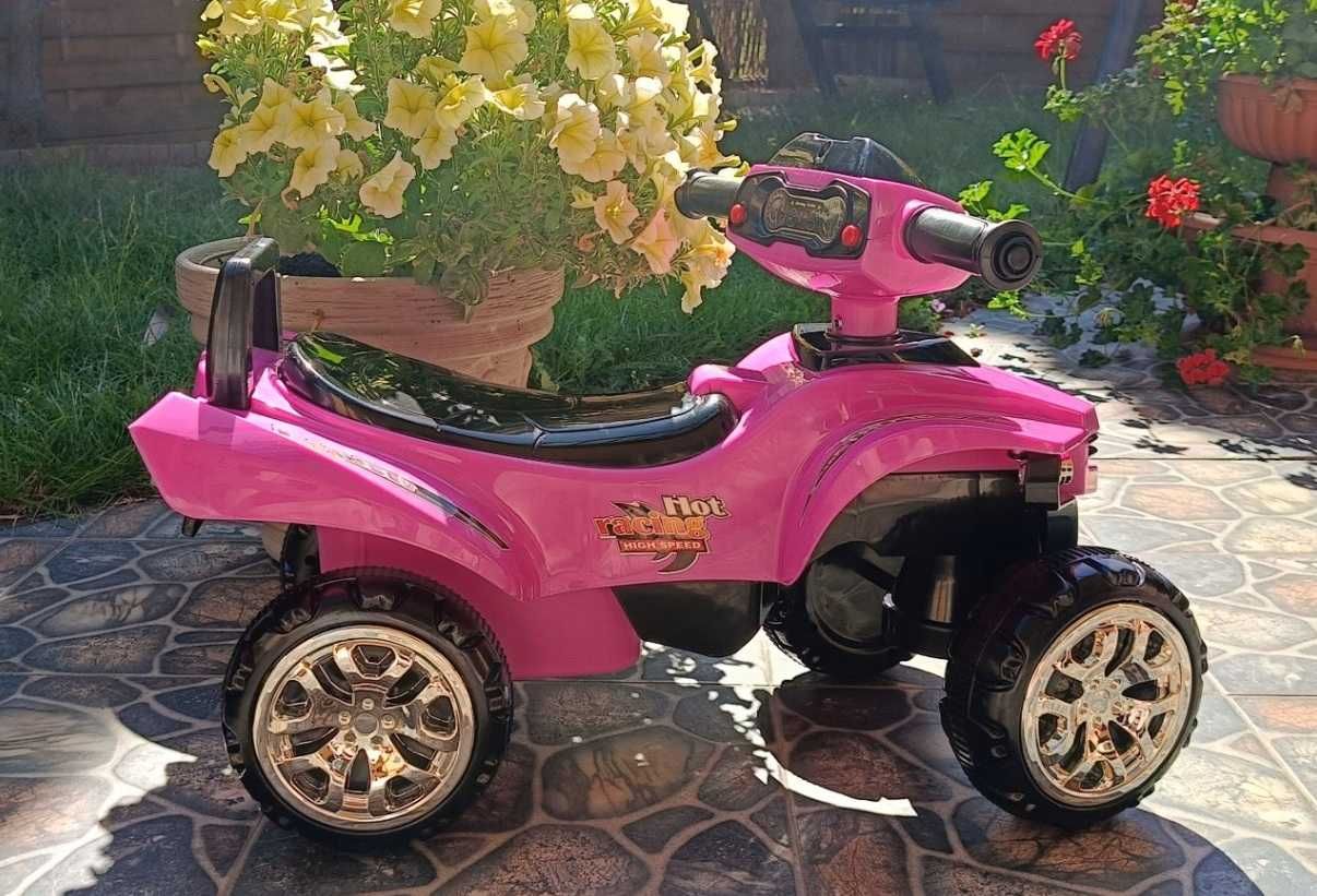 Jeździk Quad dla dziewczynki jeździdełko autko pchacz led klakson