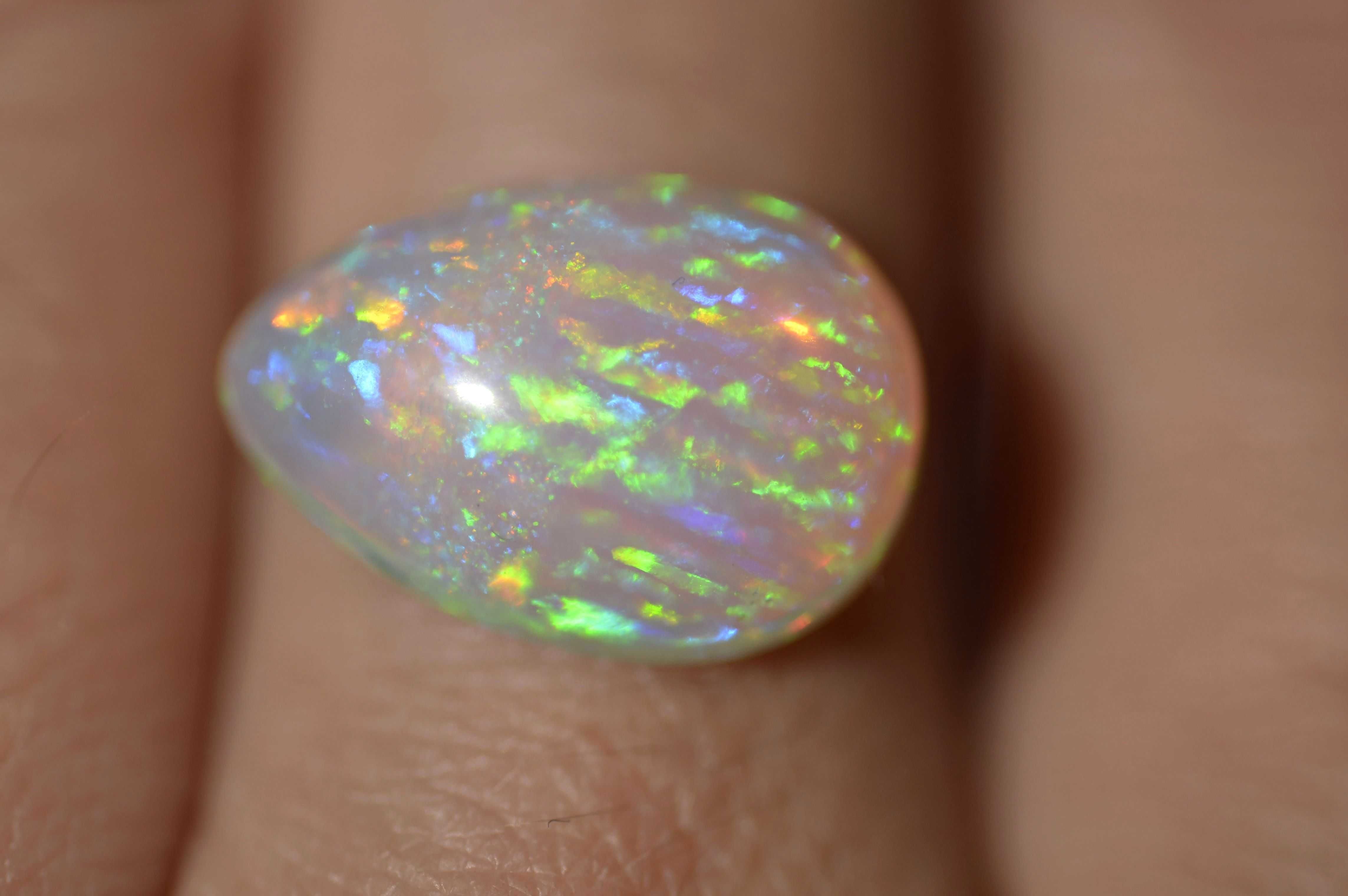 naturalny szlachetny opal etiopski 4,30 ct, łza