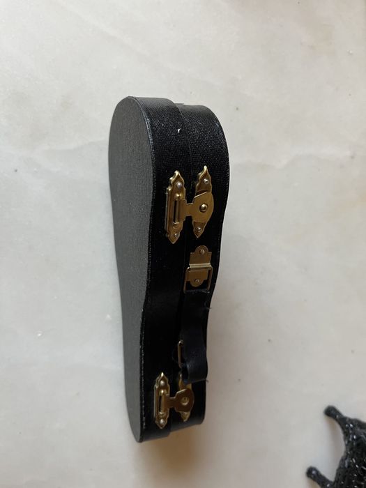 NOVA- Guitarra em miniatura com mala- 14cm