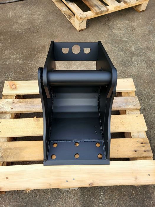 Łyżka kopiąca 23cm pasująca do mini koparki JCB 8014/8015/8016/8018/17
