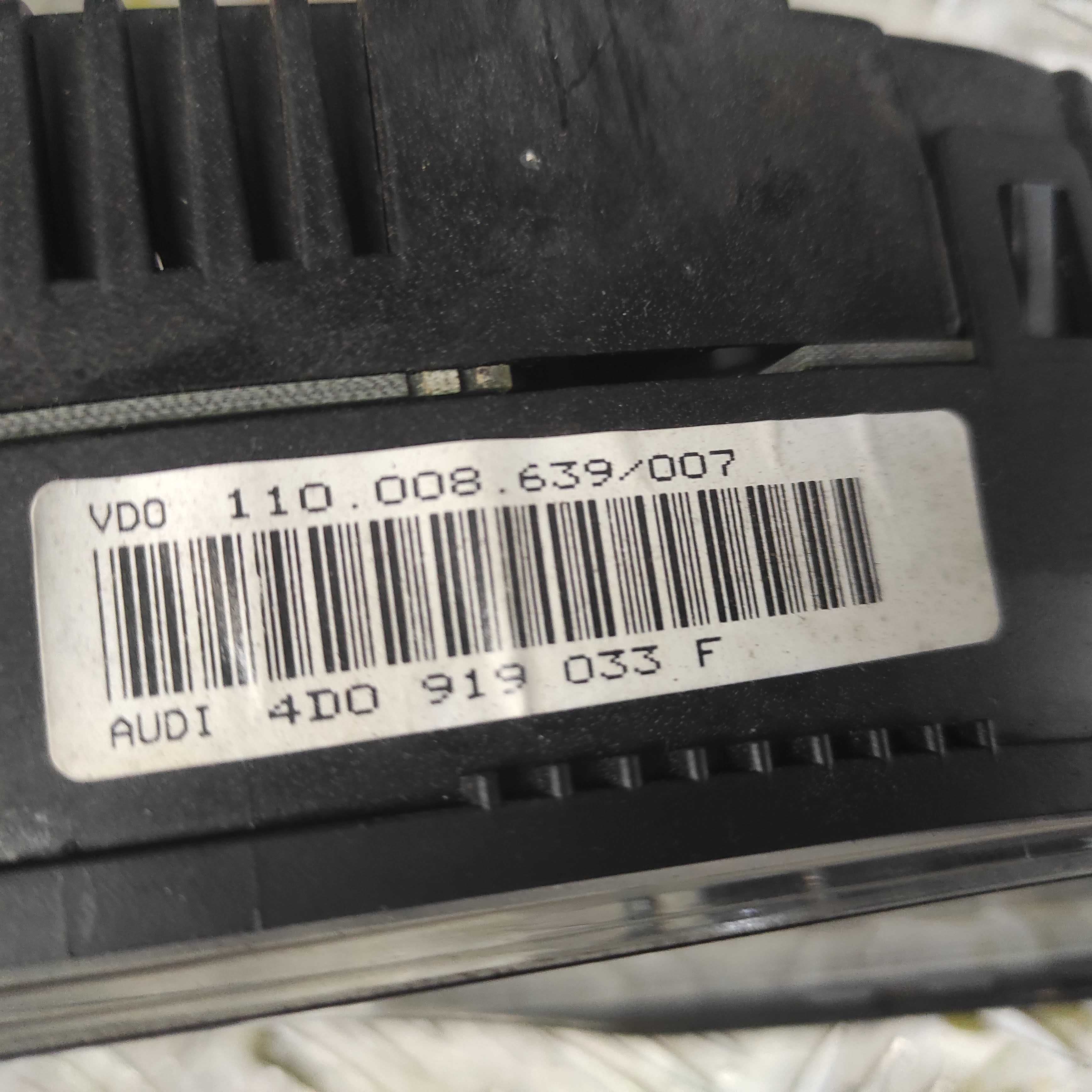 Licznik zegary Audi A8 D2 3,7 4D0,919,033F