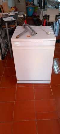 Máquina de lavar loiça Samsung. AVARIADA
