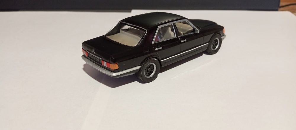 Mercedes 280se w126 Norev 1:43