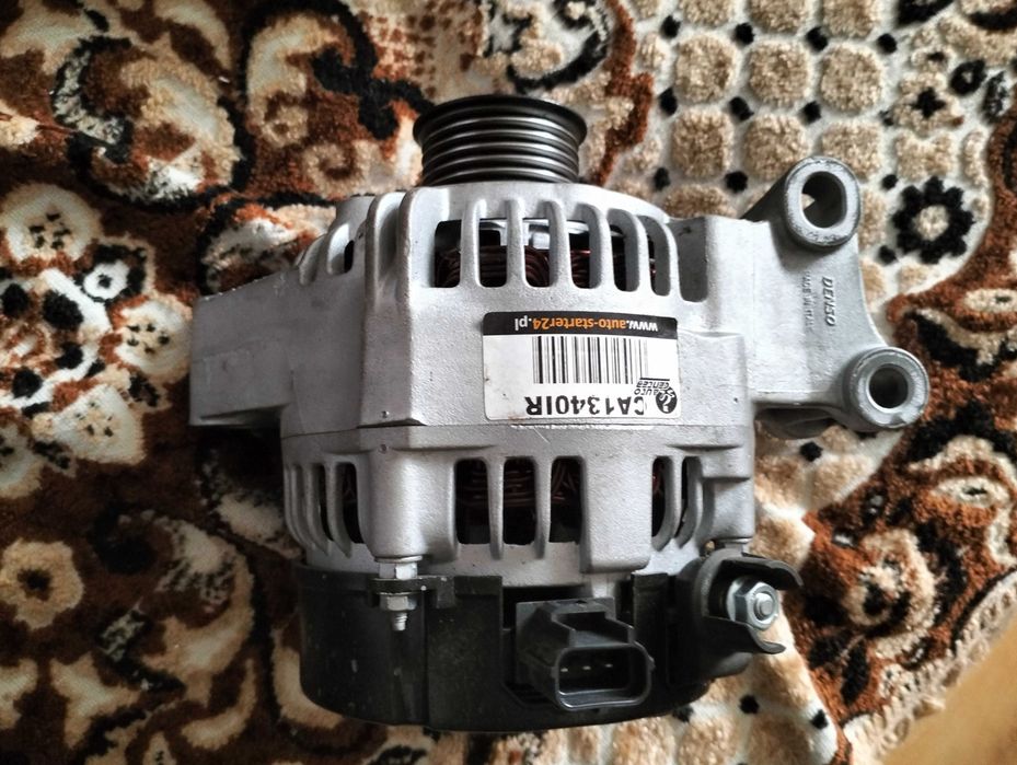 Alternator mało używany do Ford
