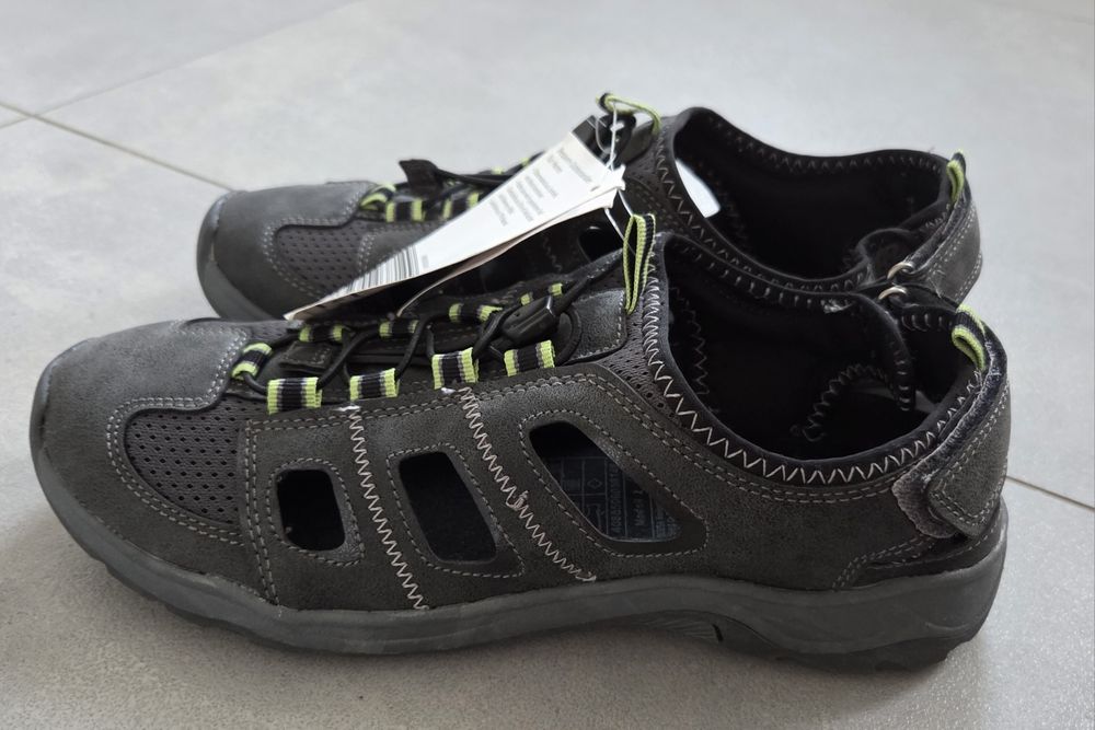 Nowe sandały  trekkingowe kryte