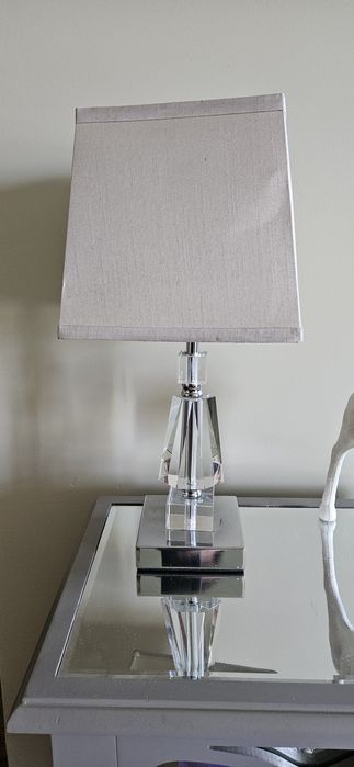 Lampka nocna na stolik