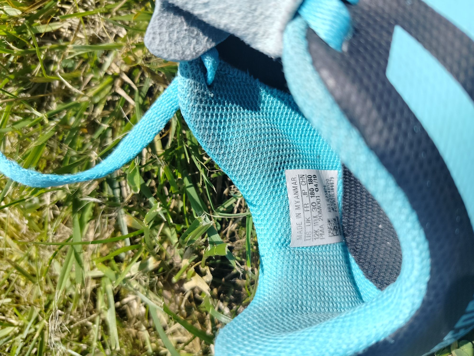 Korki Adidas Predator, rozmiar 30, buty do piłki nożnej, halówki