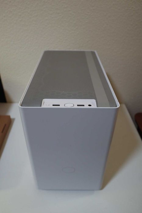 Caixa Computador Cooler Master Masterbox NR200P Mini-ITX