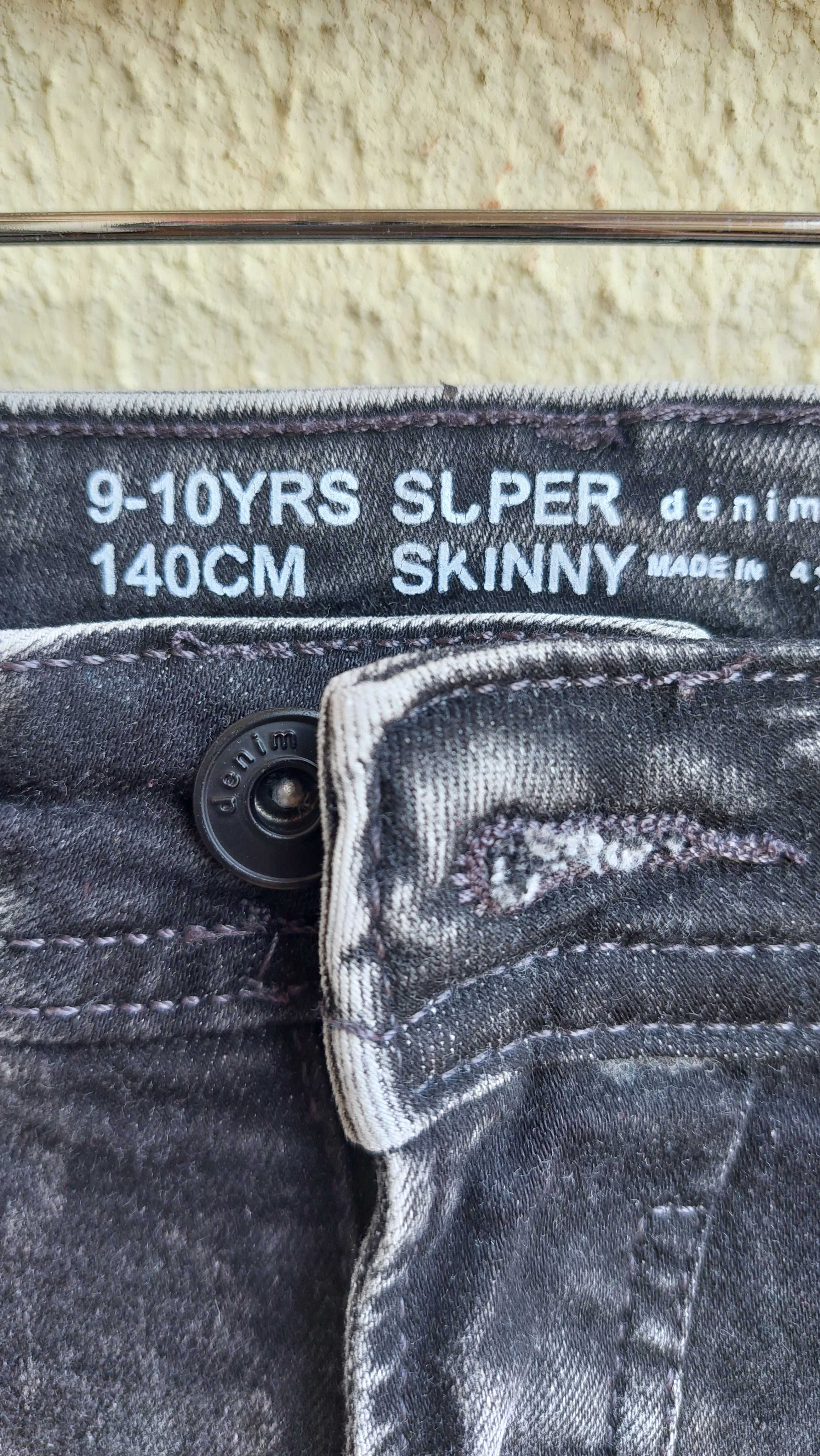 Calça de ganga preta menino 9/10 anos
