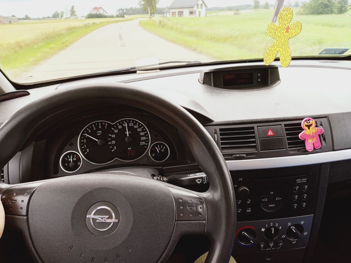 Meriva 1.6 piękny kolor,nowy rozrząd i klima