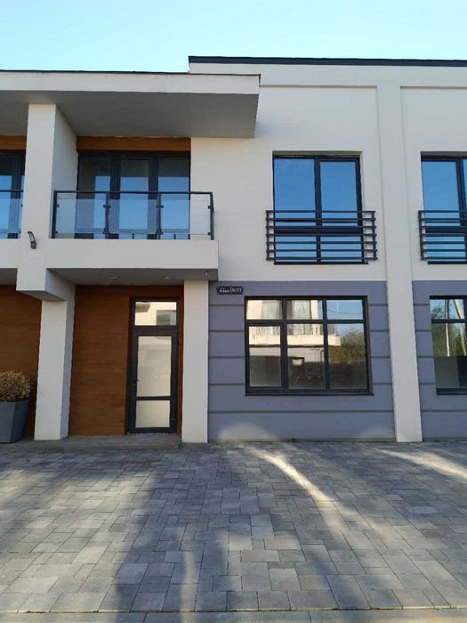 Продаж 2 поверхового таунхауса з ділянкою, 127м2, 4 кімнати.