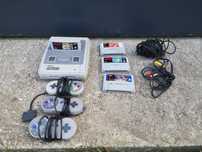 Konsola Super Nintendo SNES+4 Gry+3 Pady Komplet