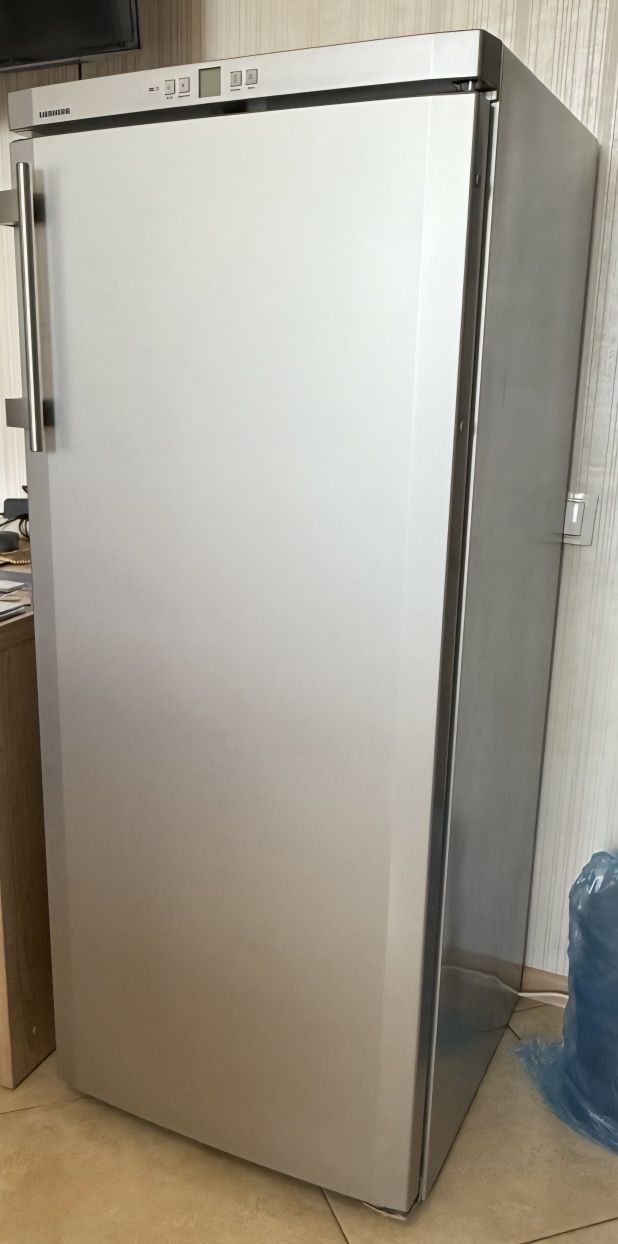 Морозильна камера Liebherr GNSL 2323