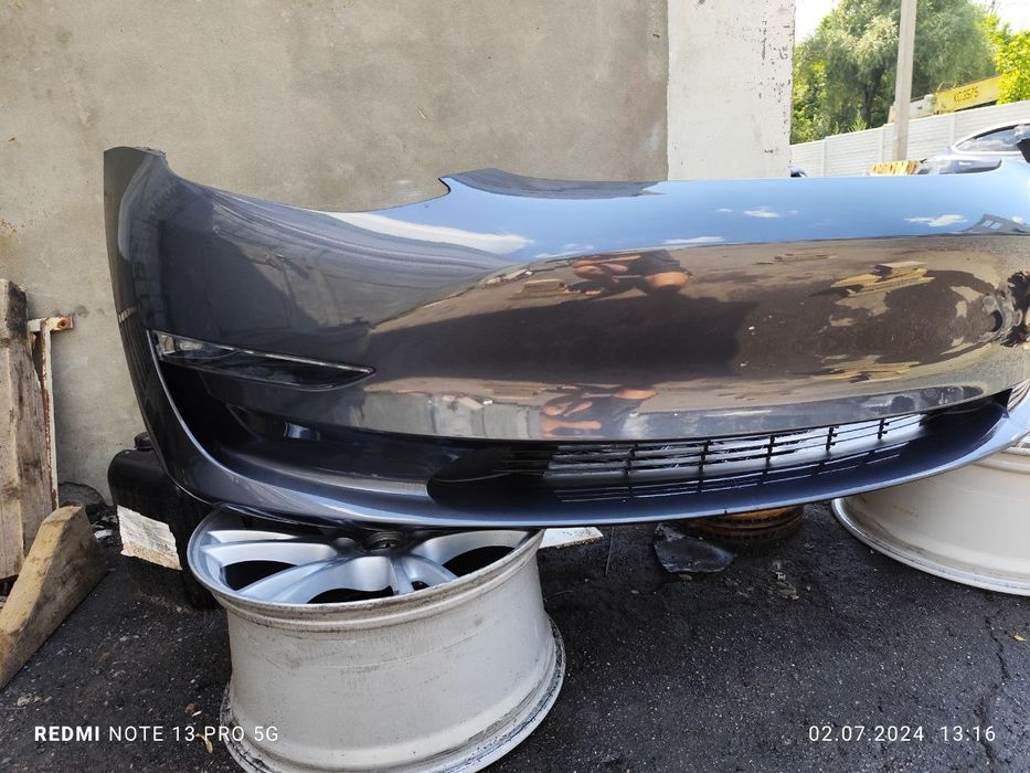 Бампер передній в зборі Tesla model 3 2018-2023 рік