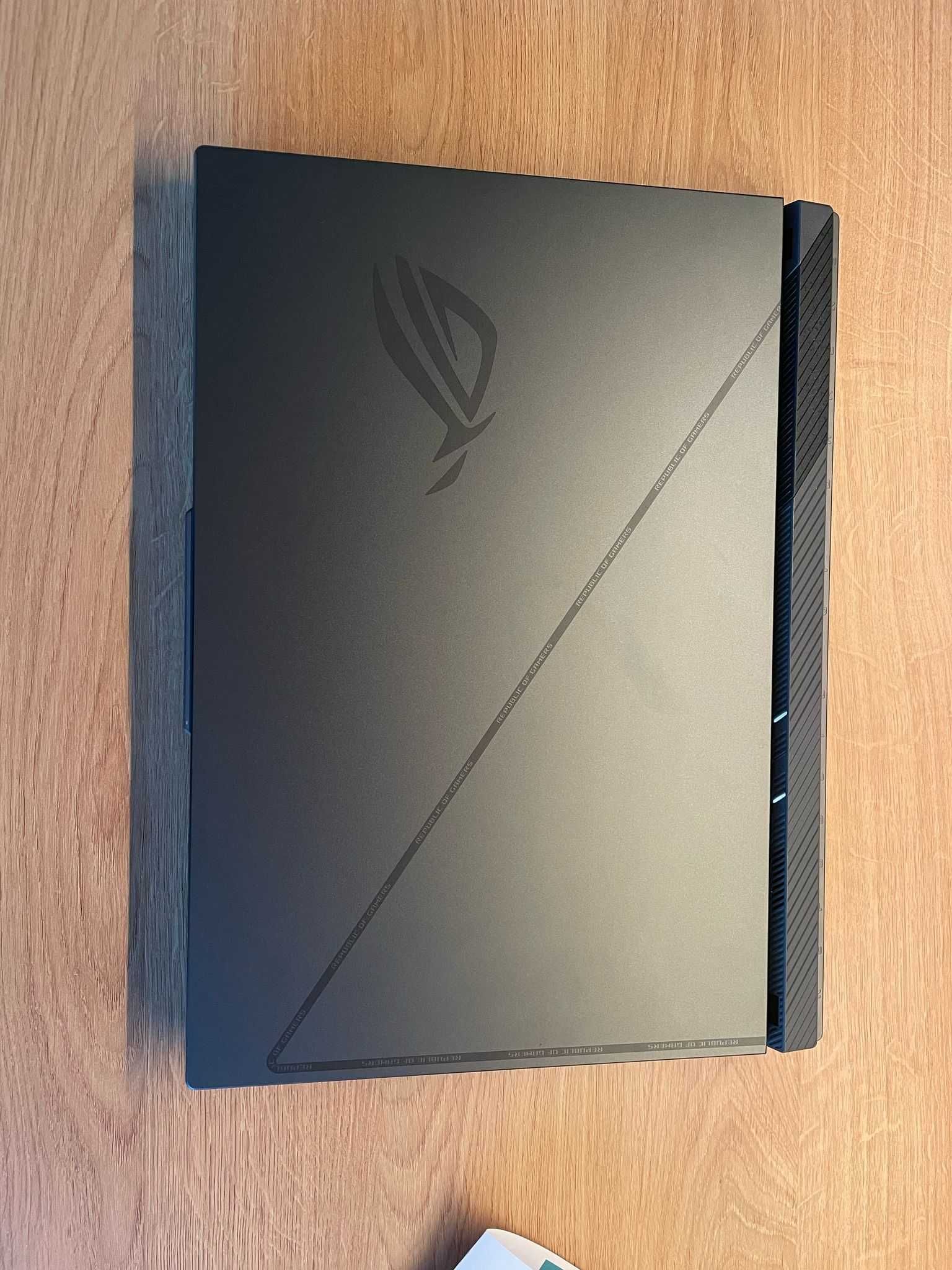 Portátil Gaming Asus ROG Strix G16 como novo, com seguro até 2026