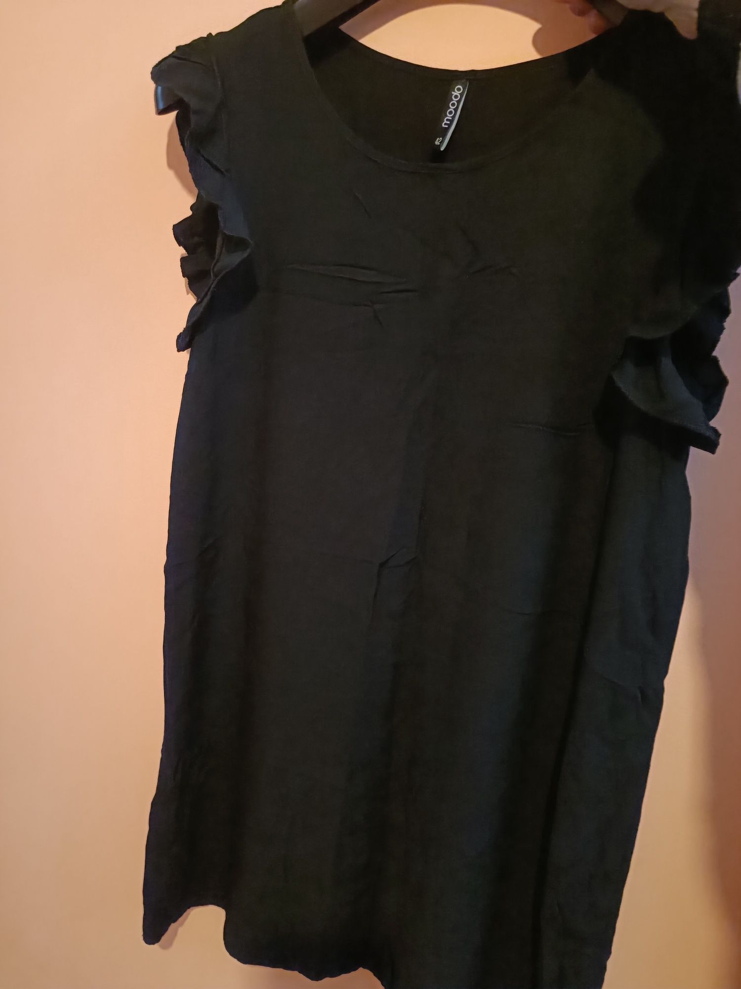 Czarna sukienka na lato