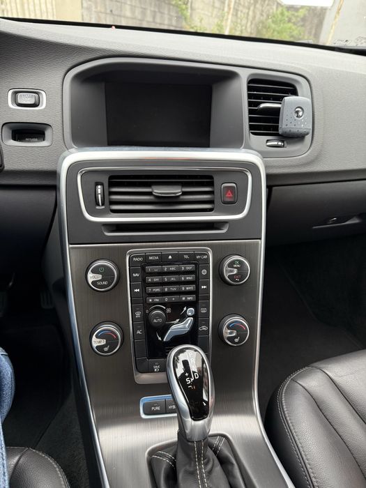 Volvo V60 D6 Hibrida