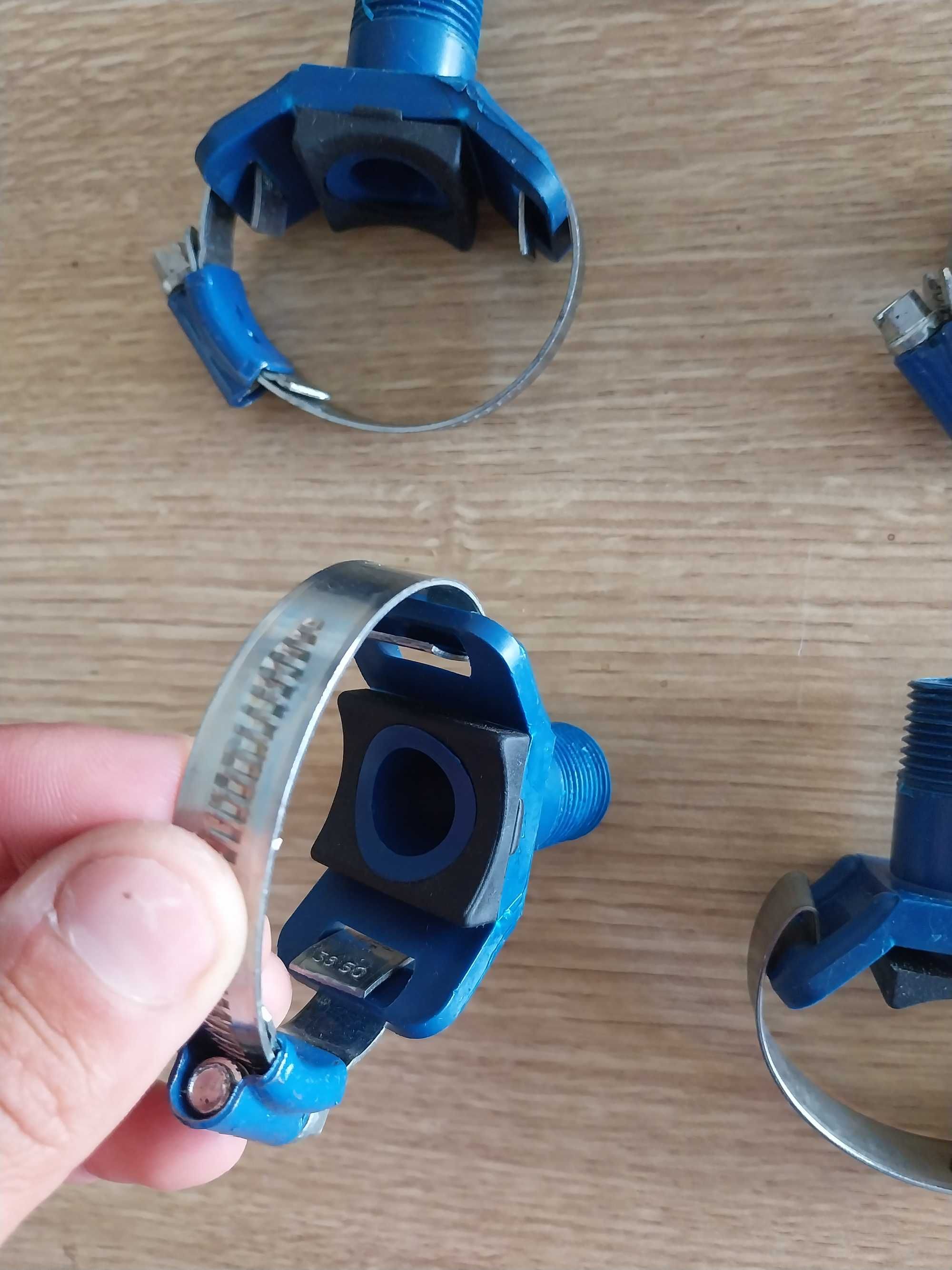 Tomada de carga tipo abraçadeira