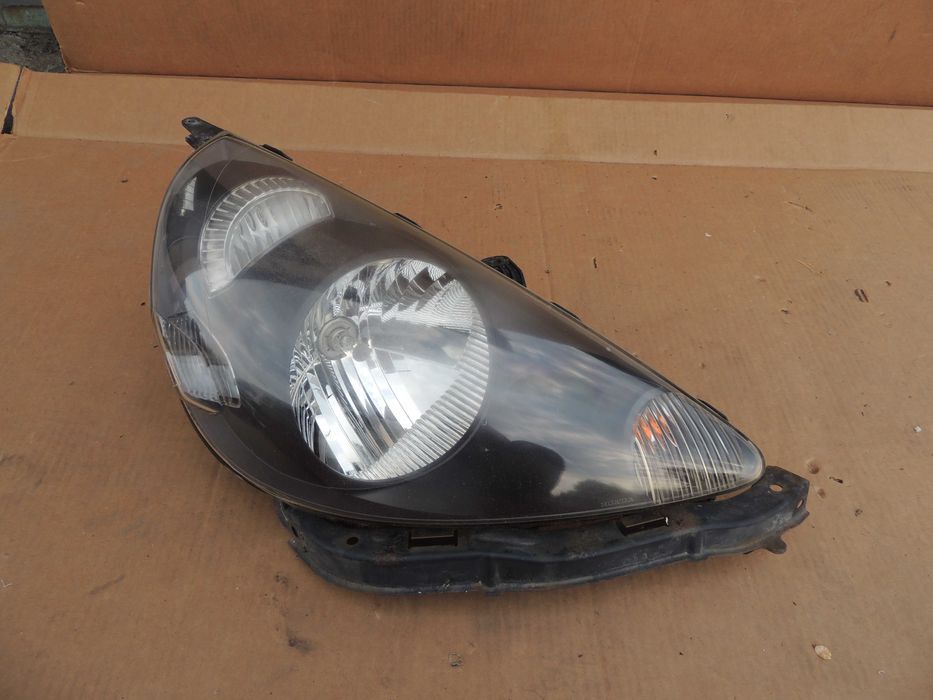 Lampa przednia prawa europejska Honda Jazz II 2 02,03,04,05,06,07,08